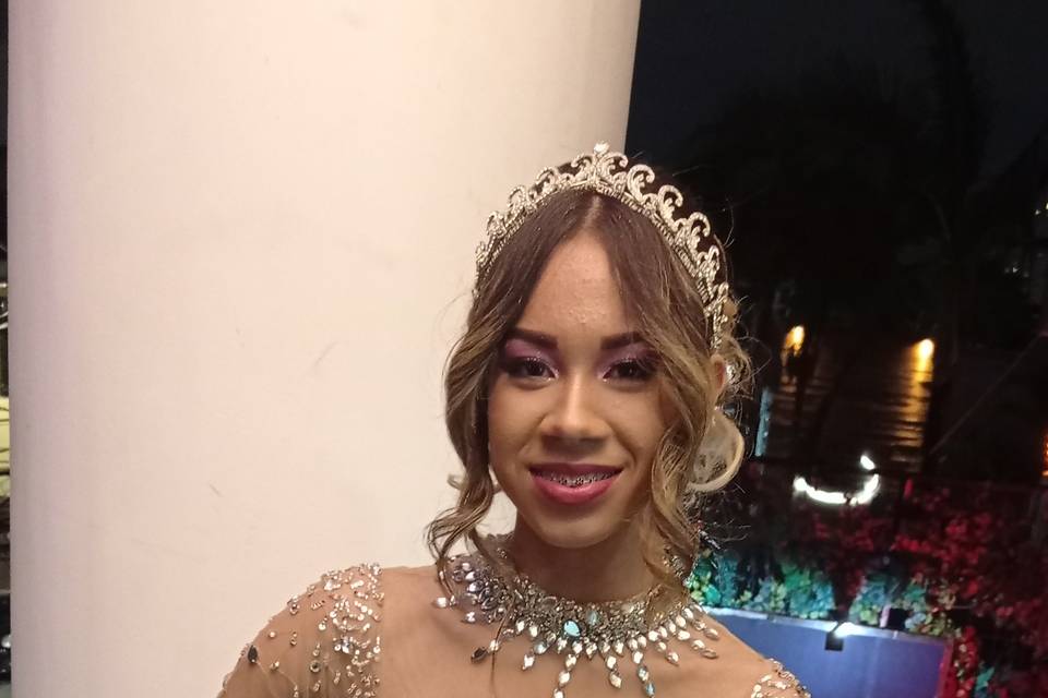 Penteado e maquiagem