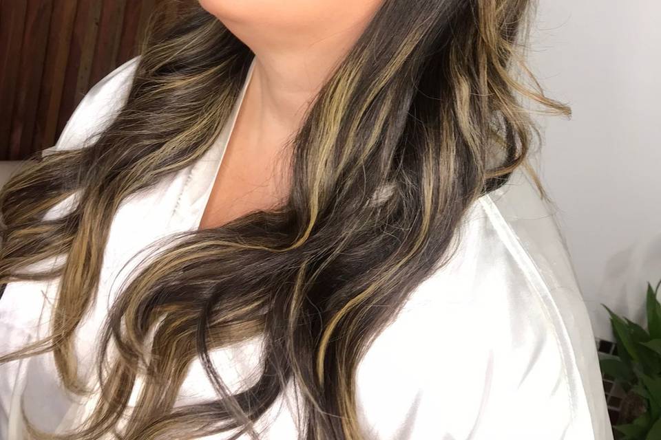 Penteado e maquiagem