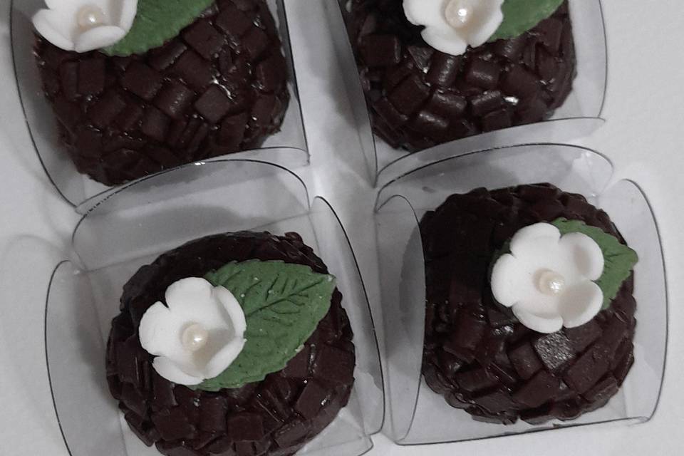 Brigadeiro tradicional floral