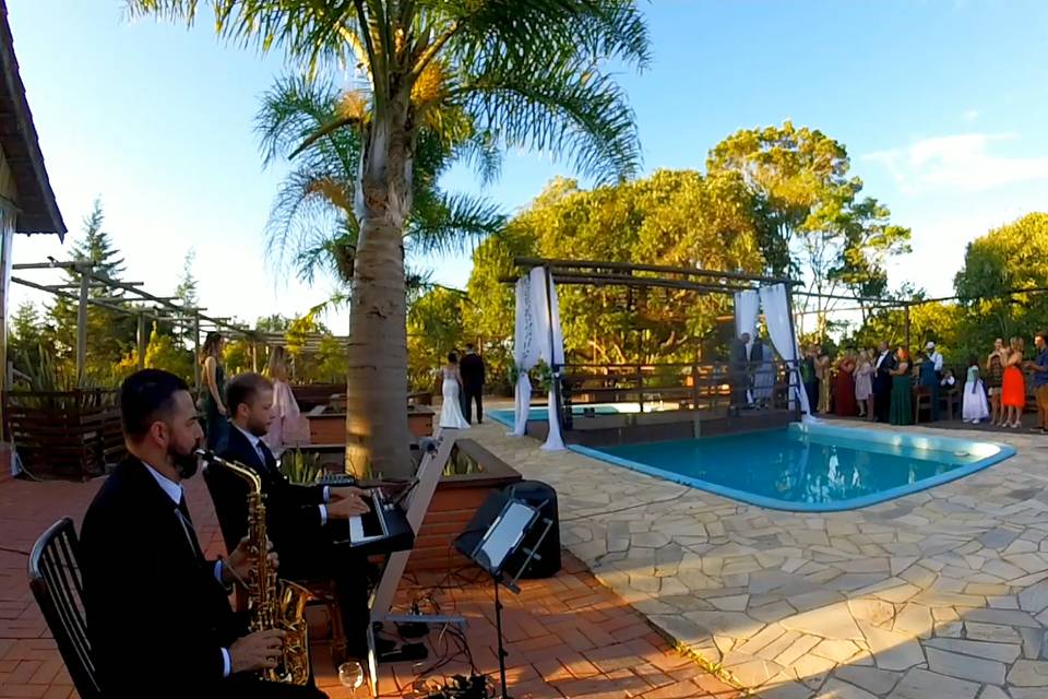 Sax E Piano Piscina