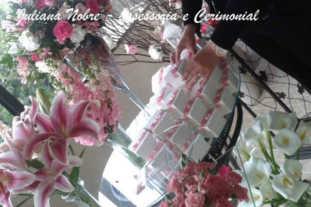 Organização da mesa de doces C