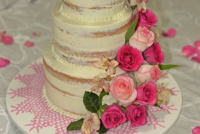 Naked Cake com Flores Naturais