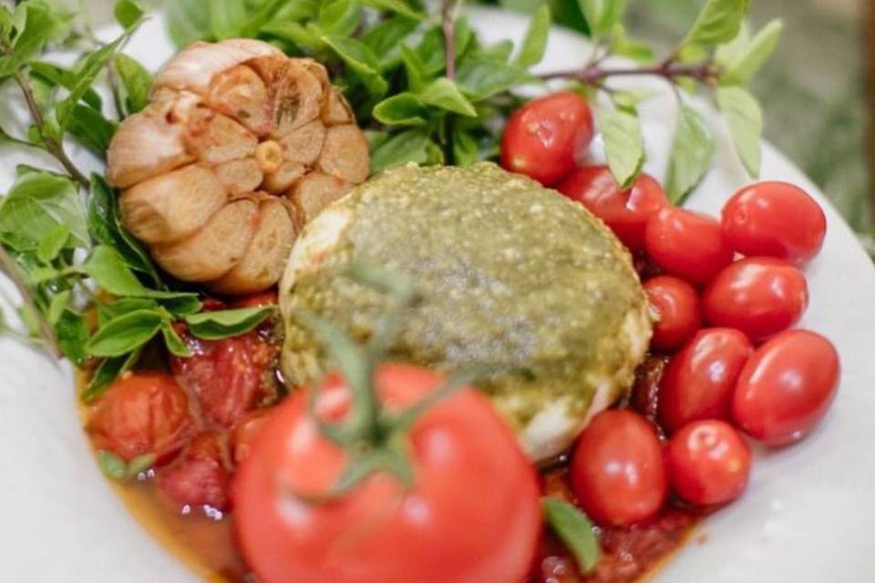 Burrata com molho pesto