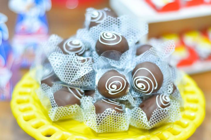 Brigadeiro brancom com uva