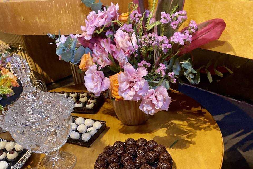 Doces diversos e bombons