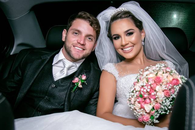 Casal no carro