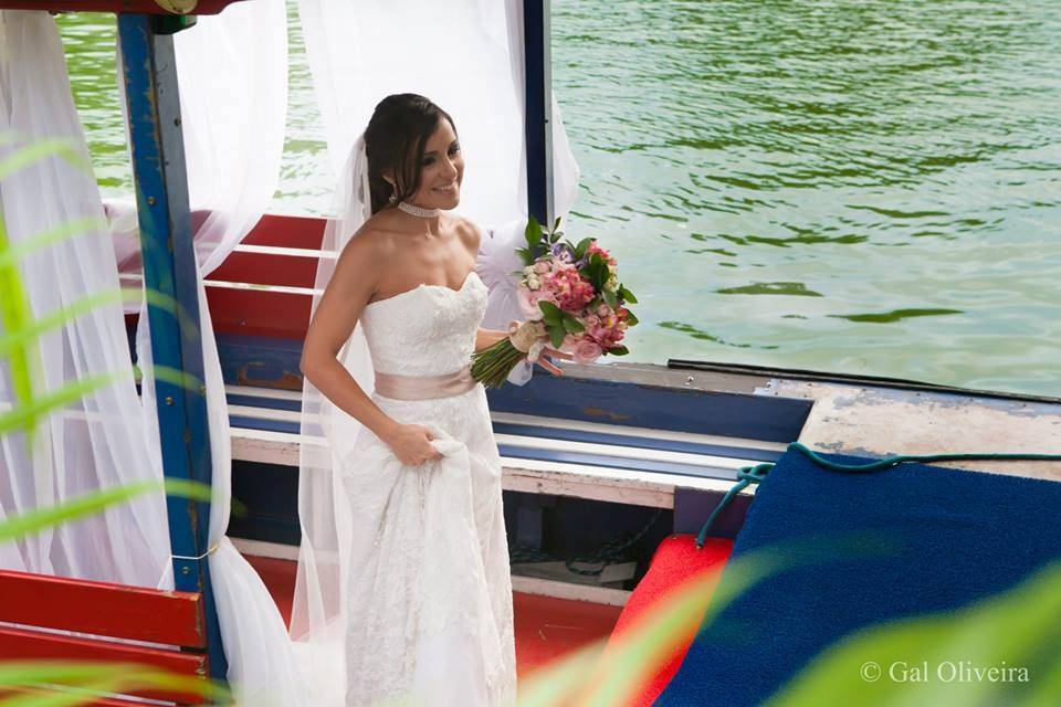 Barco para noivas e convidados