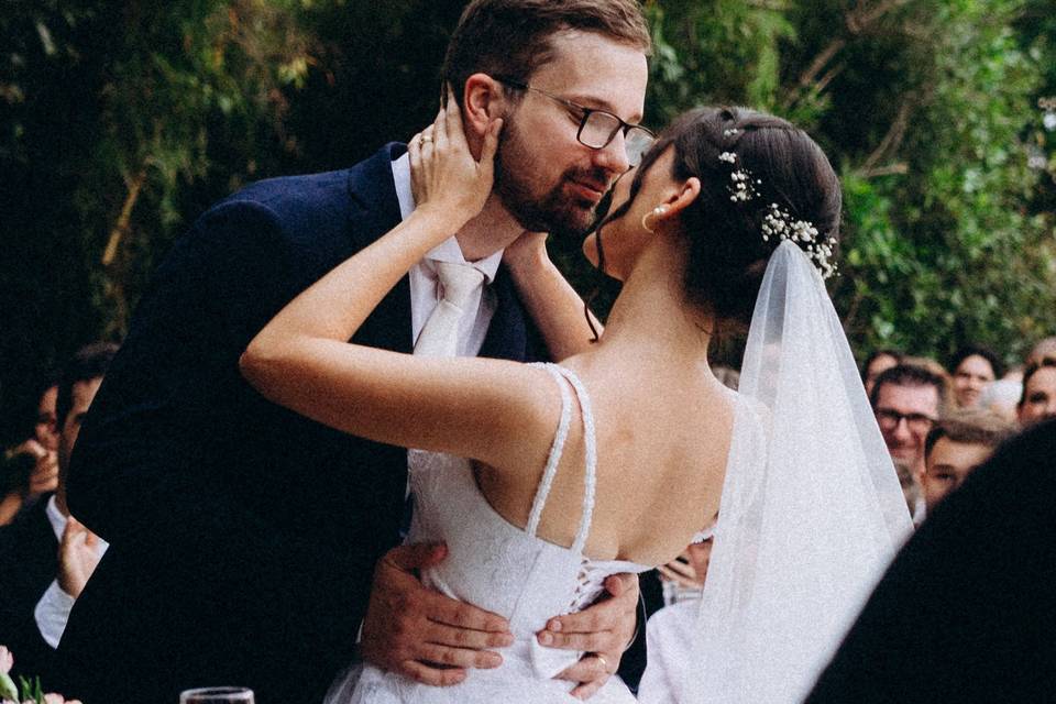 Um beijo que traduz tudo: amor