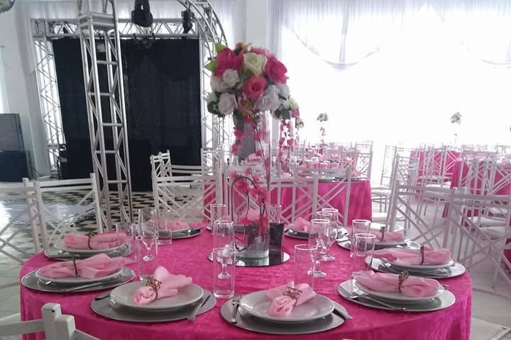 Mesa dos Convidados Pink