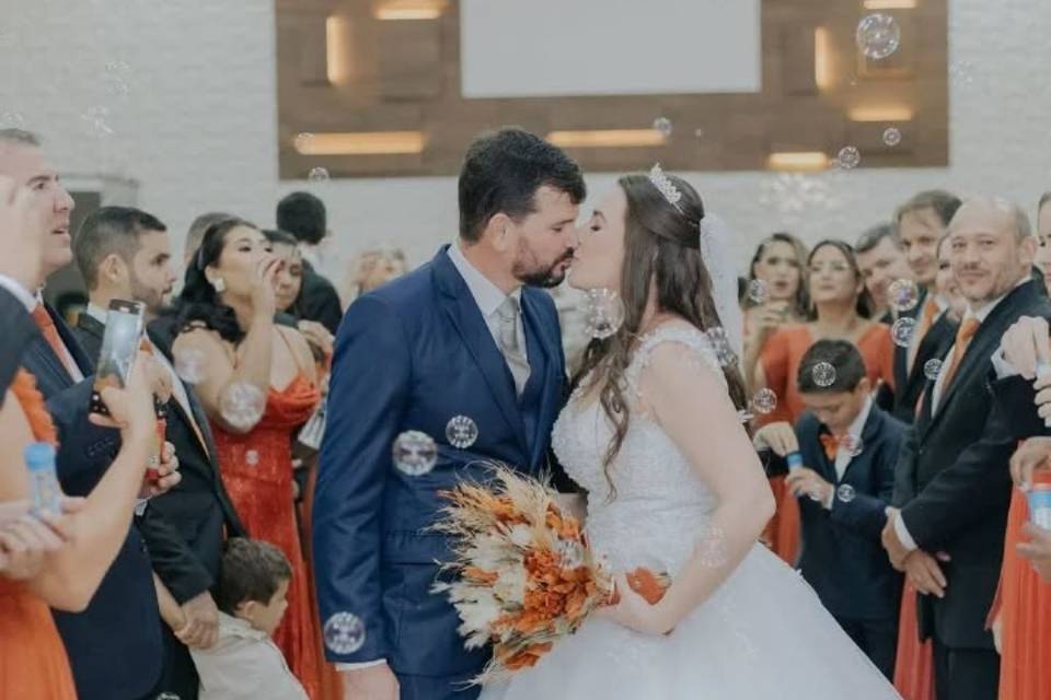 Sucesso para vocês dois.