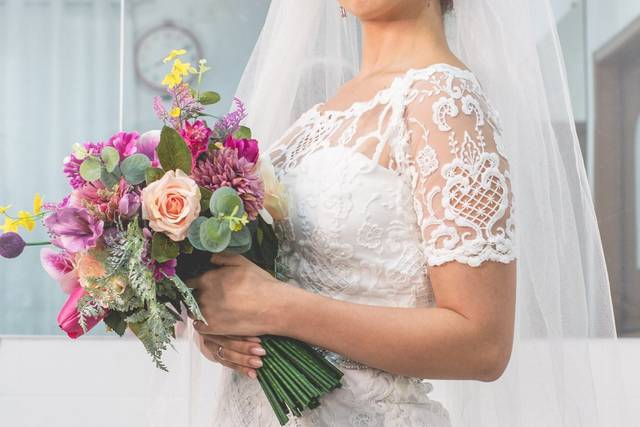 Vestido semi sereia em renda