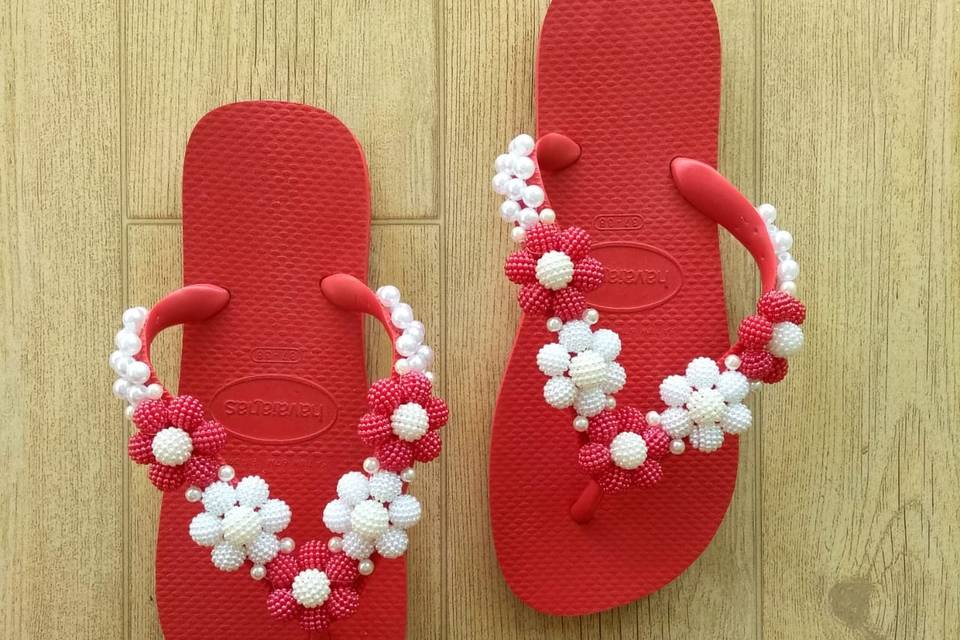 Havaianas decoradas com pérola