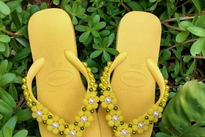 Havaianas decoradas com pérola