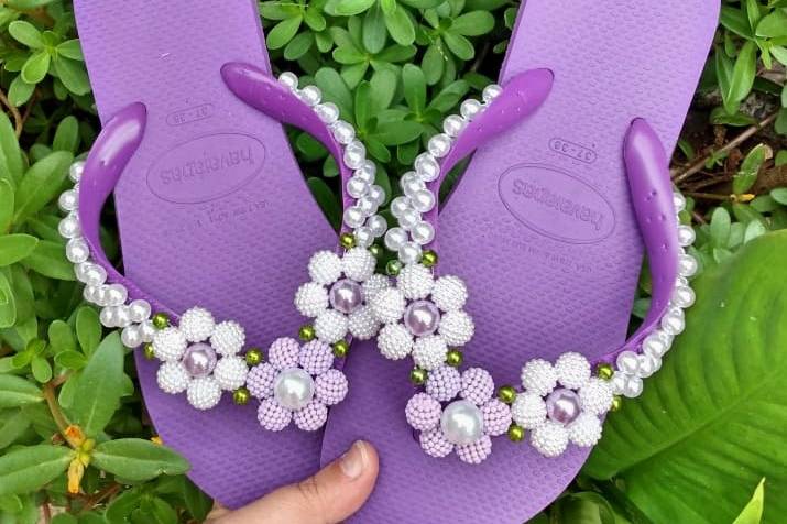 Havaianas decoradas com pérola