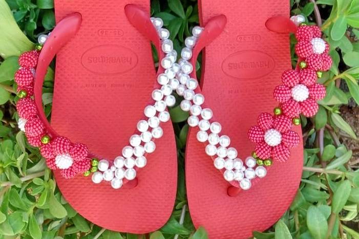 Havaianas decoradas com pérola