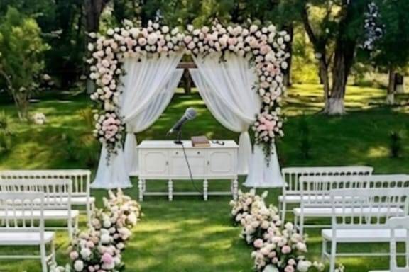 Chacara gazebo e caminho rosa