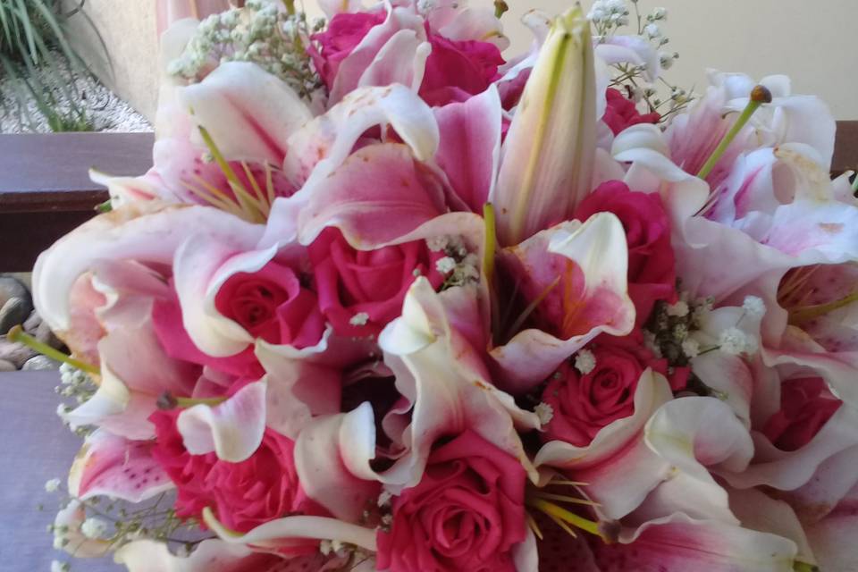 Bouquet lirios e rosas pink