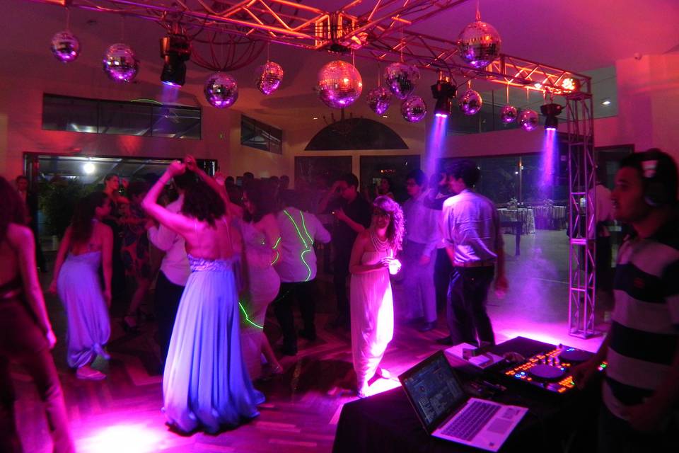 Rincon Eventos Som & Iluminação