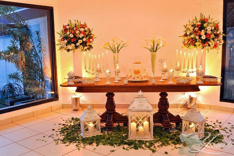 Mesa decorada com velas