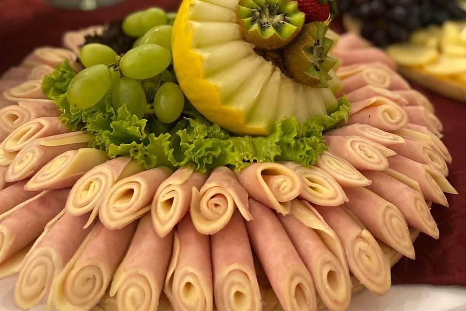 Frios e Frutas