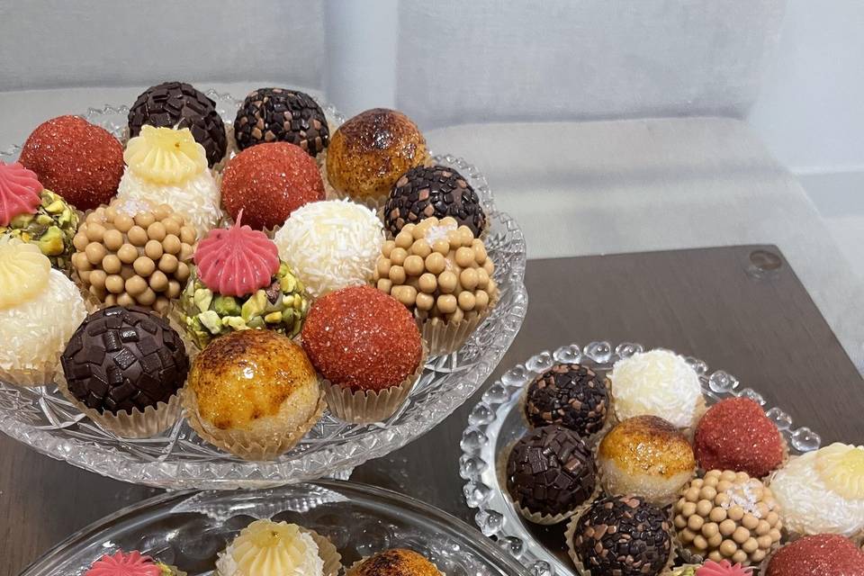 Brigadeiros recheados