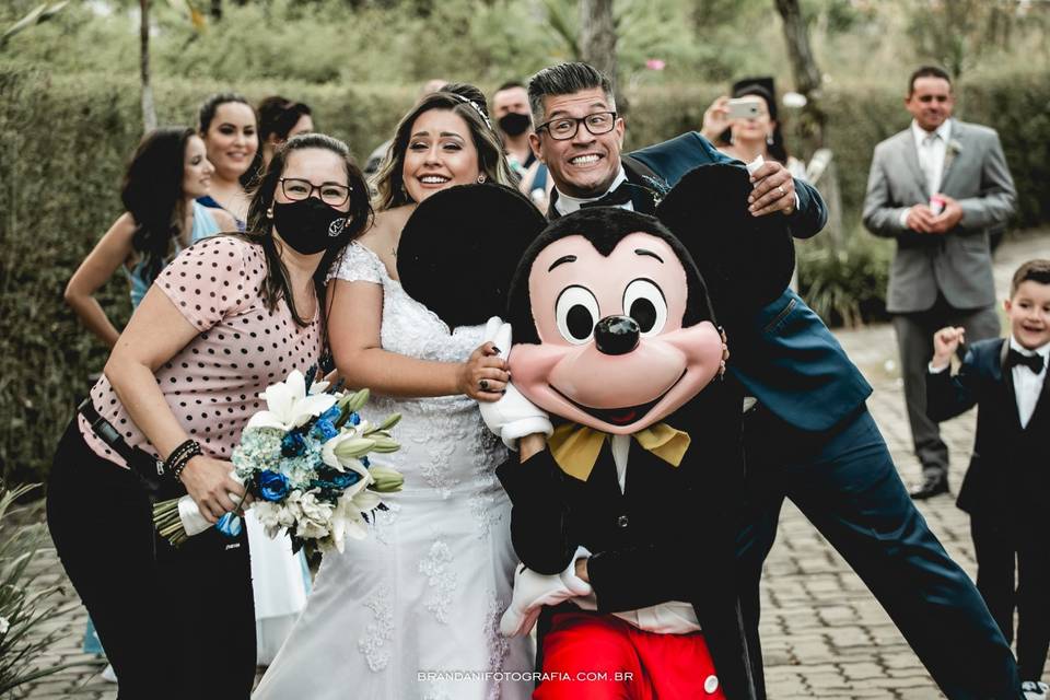 Noiva apaixonada pelo Mickey?