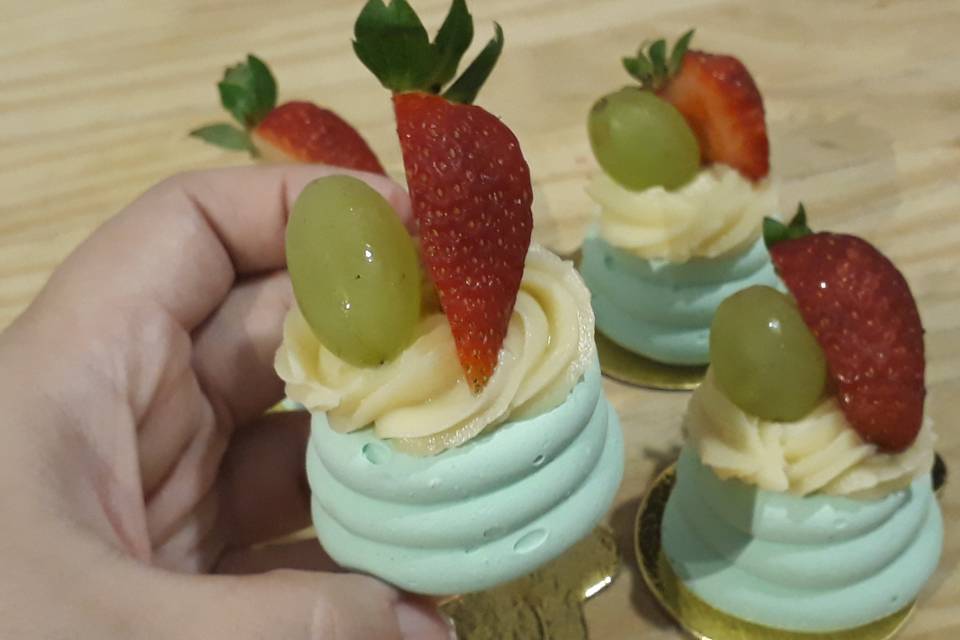 Mini pavlova