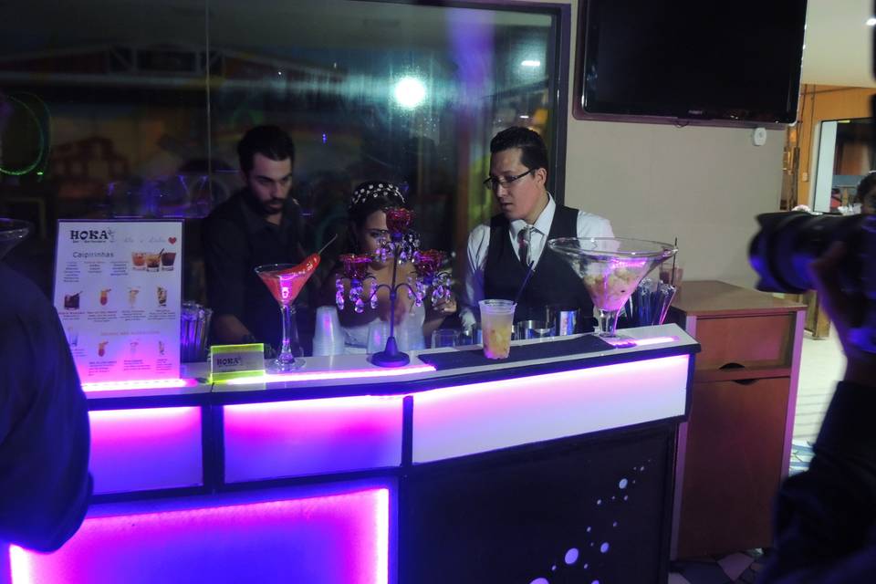 Hoka Bar & Bartenders