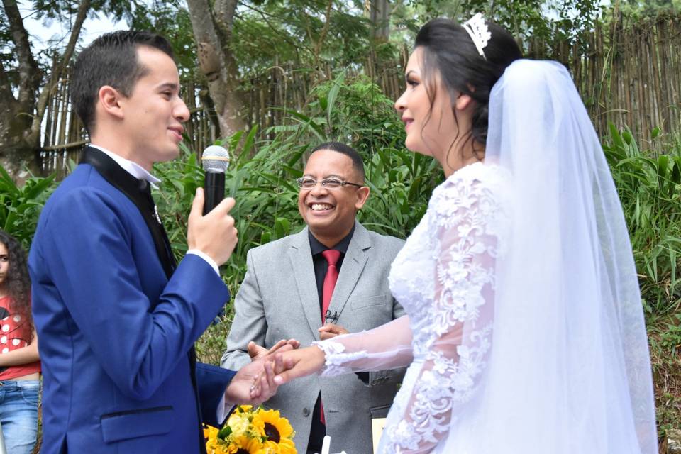 Moisés Ricardo Celebrante