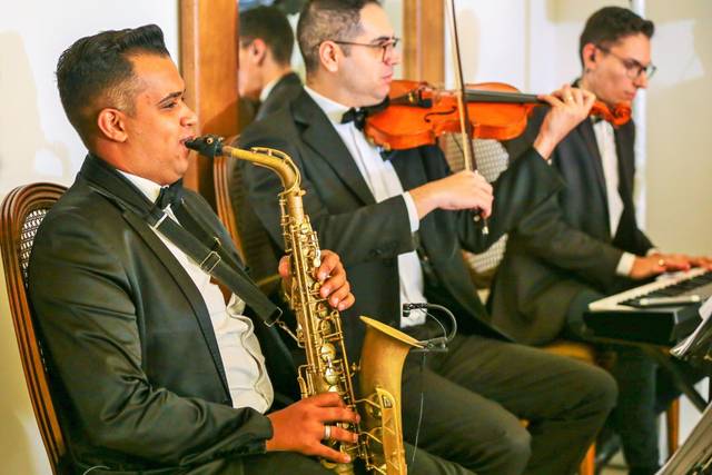 Sax, violino e teclado