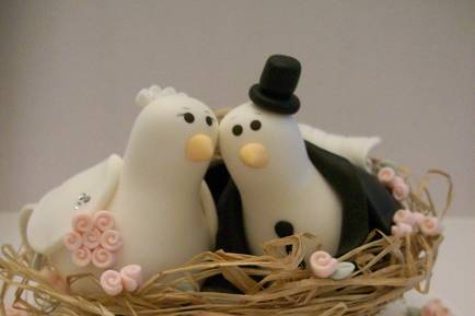 Casal de pombinhos topo de bolo