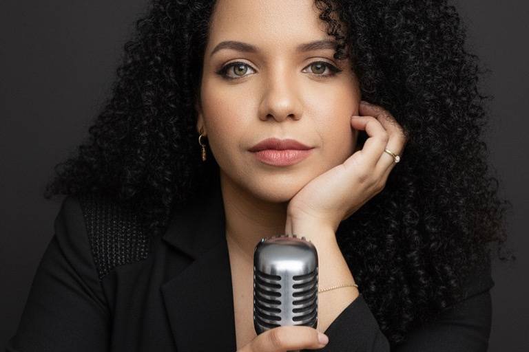 Cantora Manu Lang