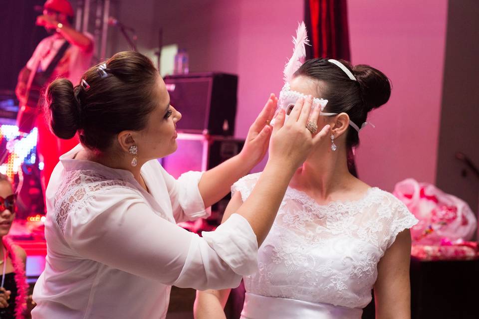 Juliana Stefani - Wedding Stylist