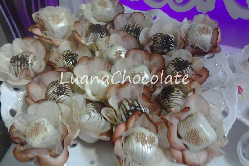 Doce de misanga dourada/preta