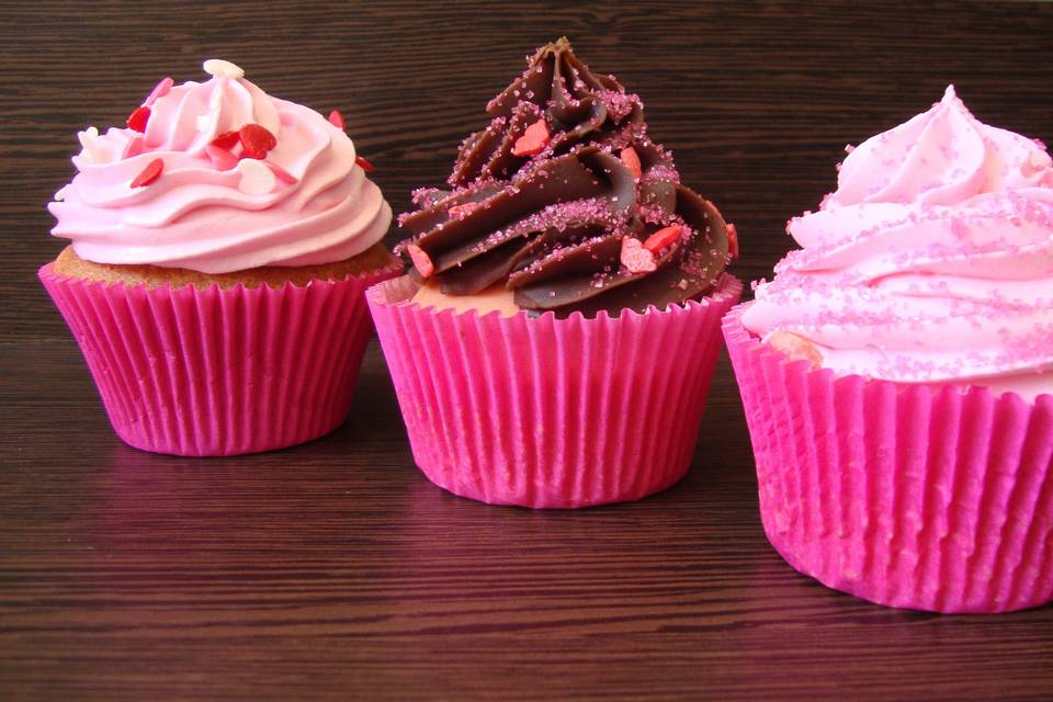 3 opções de cupcake de morango