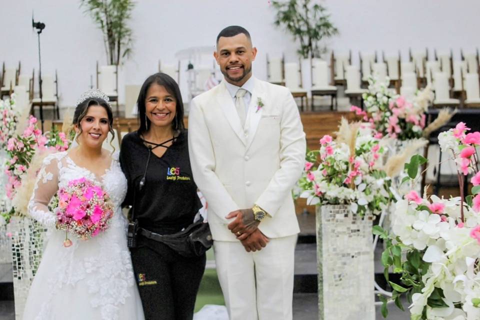 No altar com noivos