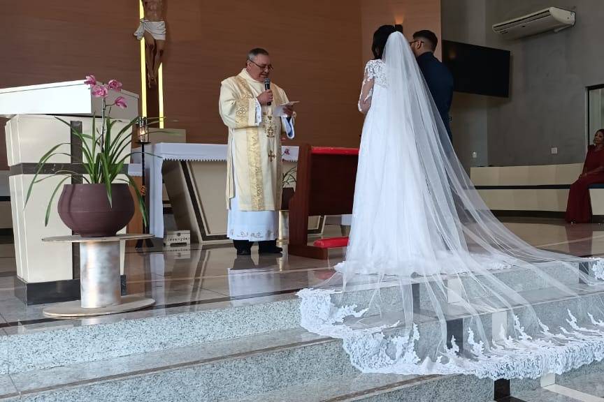 Noivos no altar