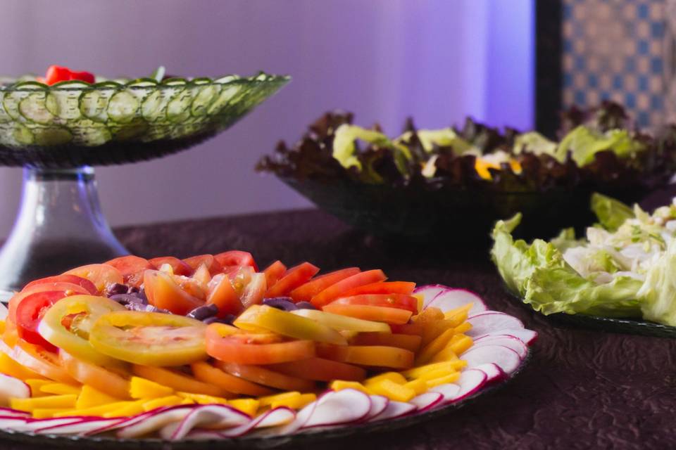 Saladas frescas e decoradas