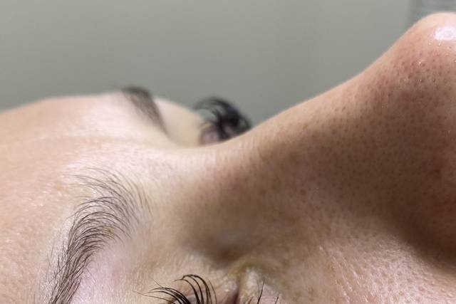 Lash lifting