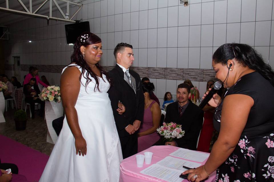 Celebrando casamento em Libras