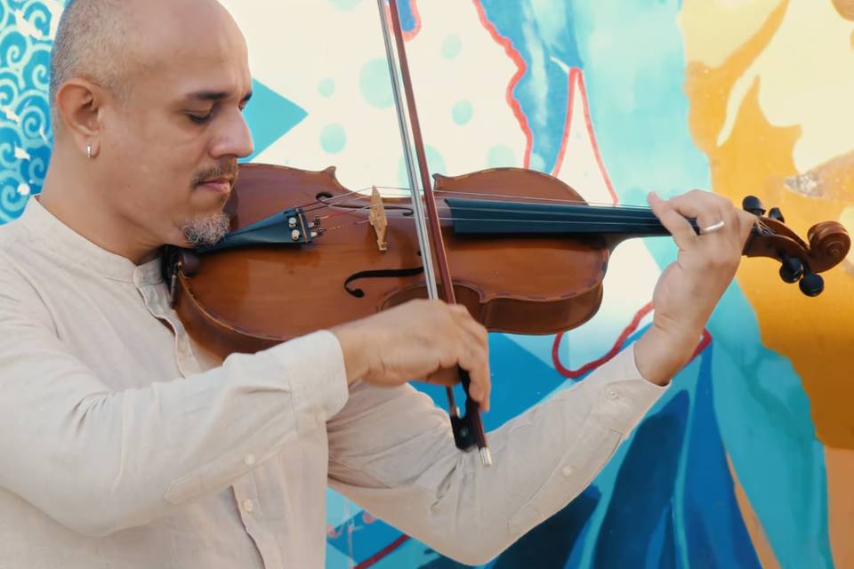 Olivio Fernandes Violista