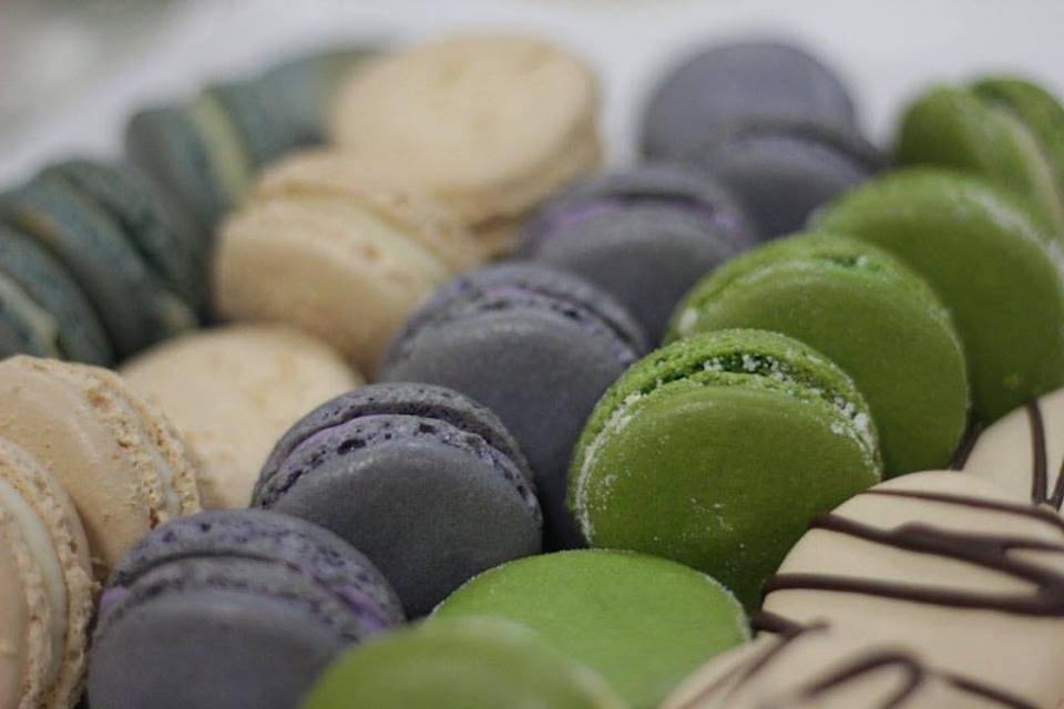 Macarons de diversas cores