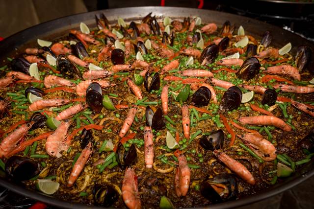Paella de frutos do mar