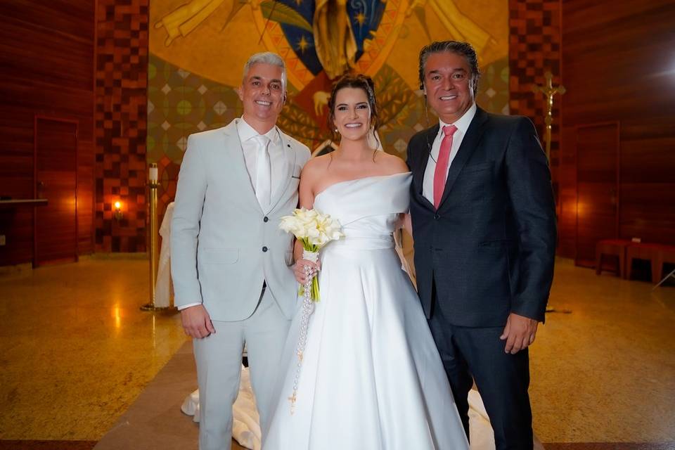 Pose com os noivos