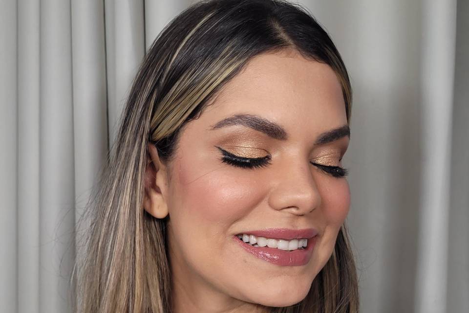 Laiz M. Bernardes Make up