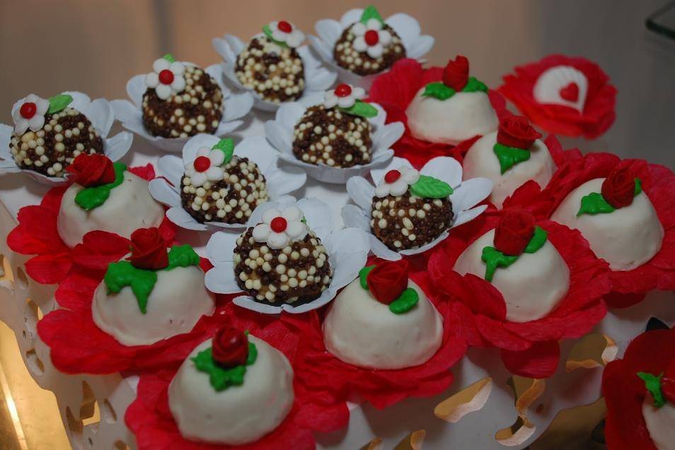 Bolo Bradesco - Delicias Caseiras Festas e Eventos