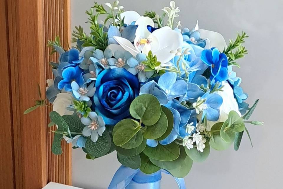 Buquê de noiva azul
