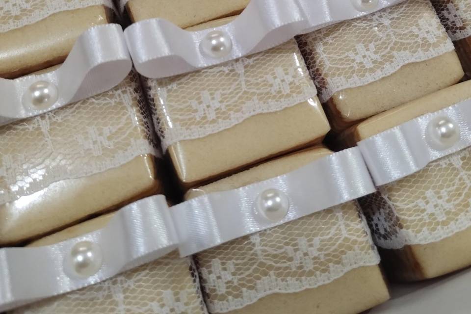 Bolo rolo naked batizado