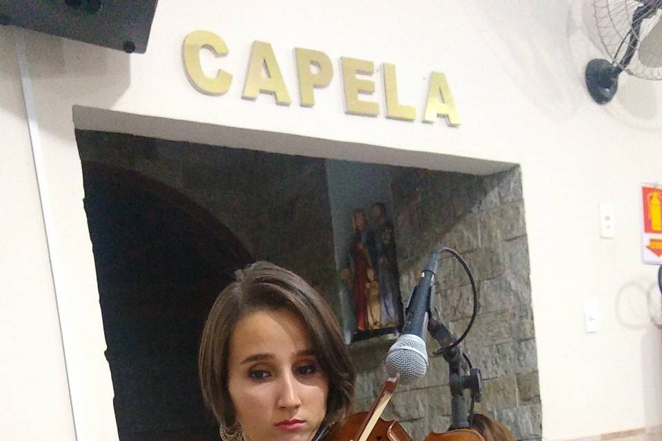 Julia Violinista Equipe