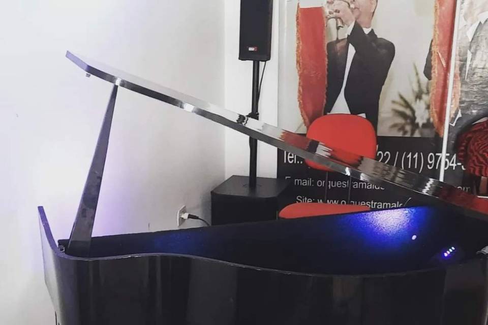 Piano elétrico